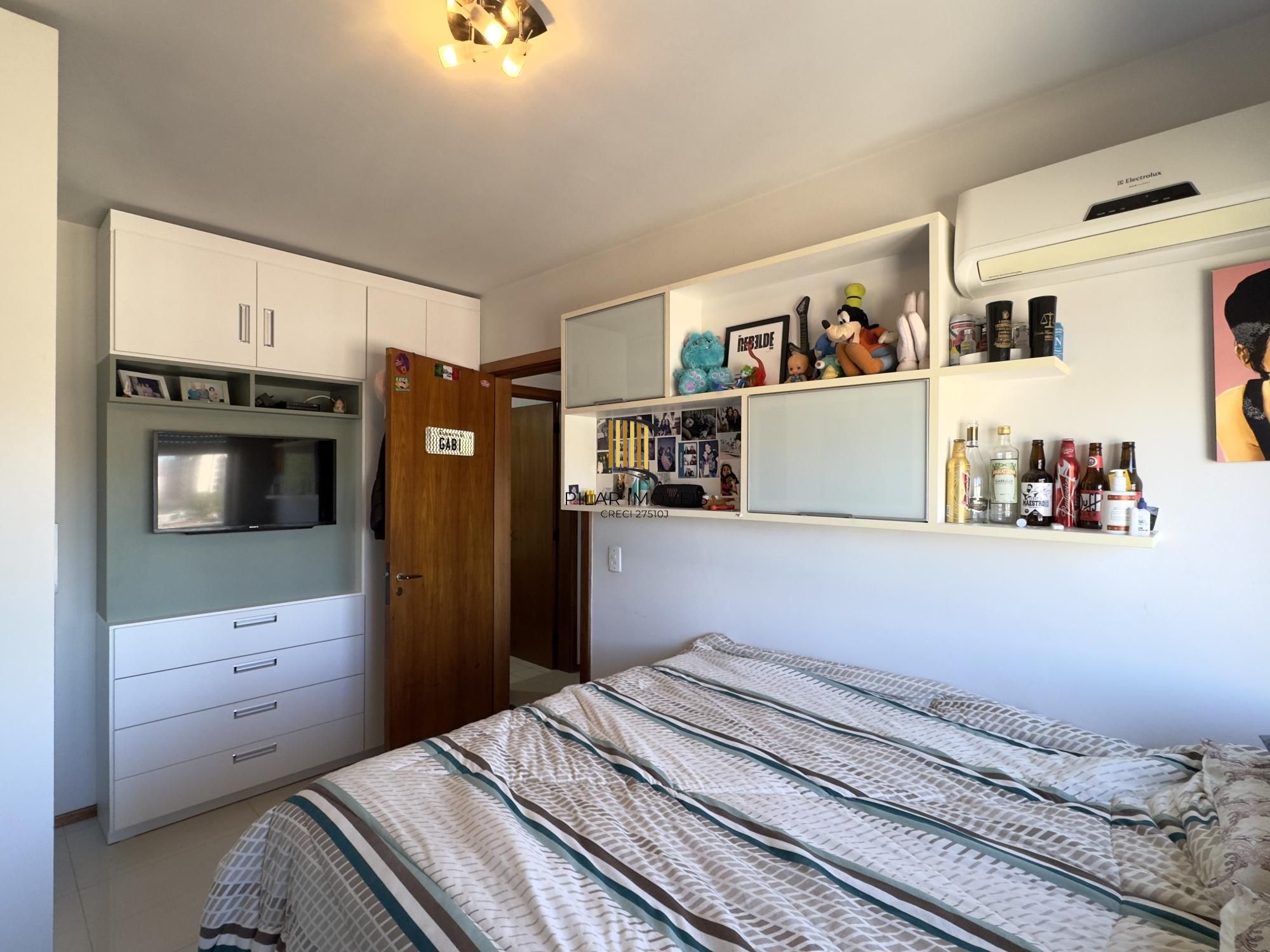 Apartamento 2 dormitórios, com lavabo e vaga de garagem na Cidade Baixa