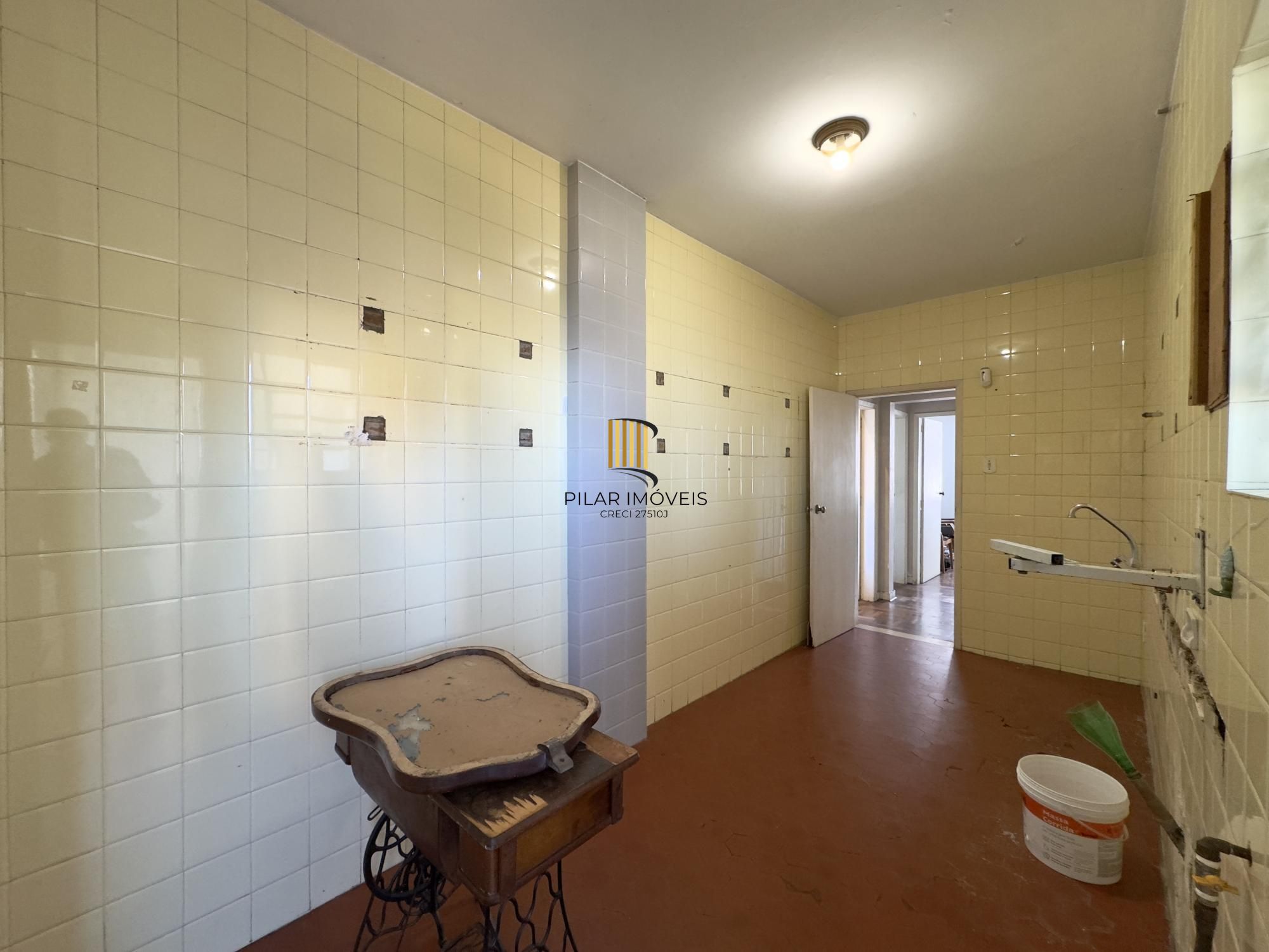 APARTAMENTO 3 DORMITÓRIOS COM LINDA VISTA DA CATEDRAL NO CENTRO HISTÓRICO