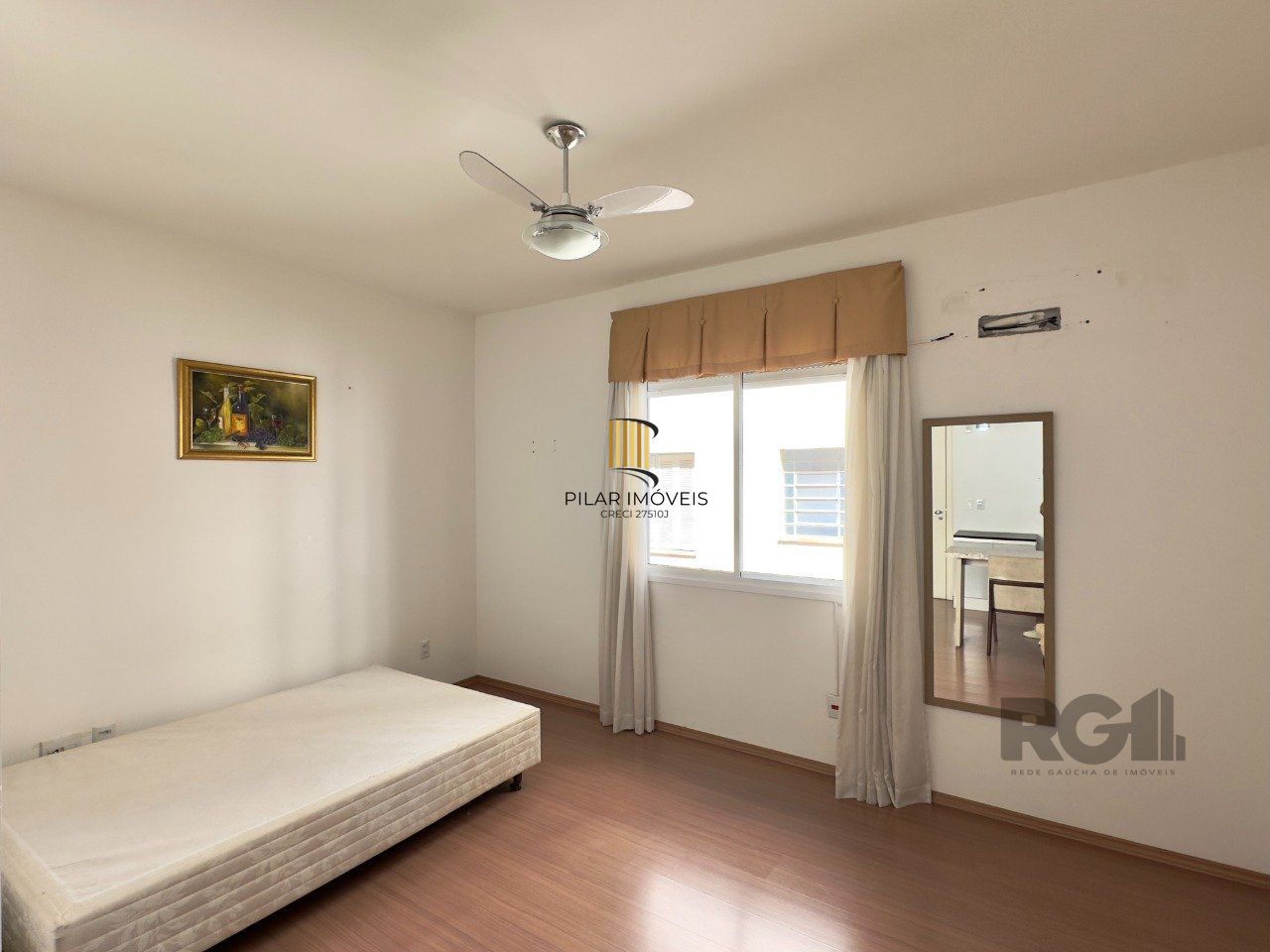 STUDIO SEMIMOBILIADO COM VAGA DE GARAGEM NO CENTRO HISTÓRICO