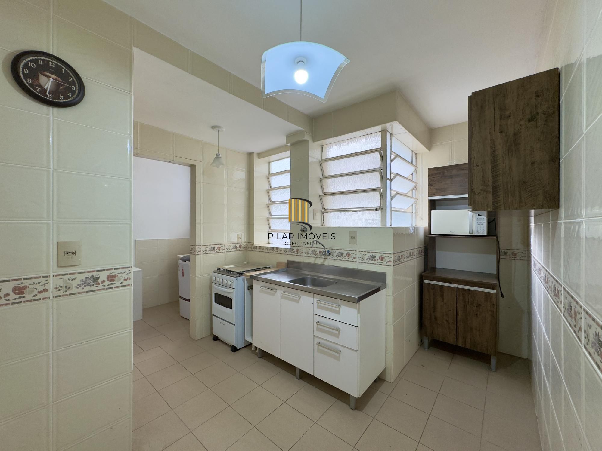 Apartamento de 3 dormitórios, super amplo e bem iluminado no Centro Histórico