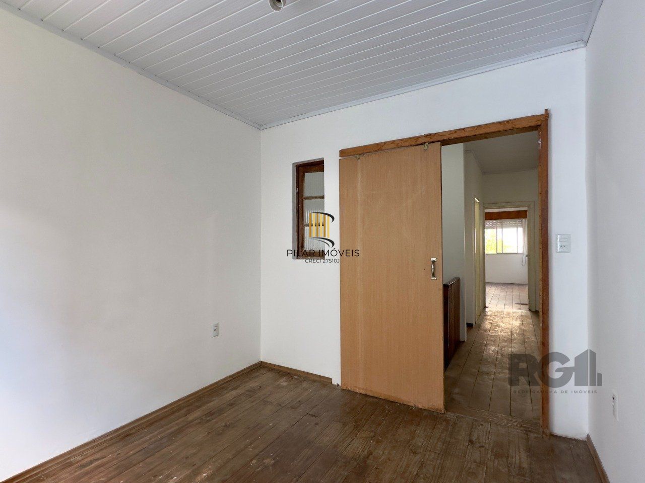 CASA COM 4 DORMITÓRIOS E PÁTIO COM CHURRASQUEIRA NO CENTRO HISTÓRICO