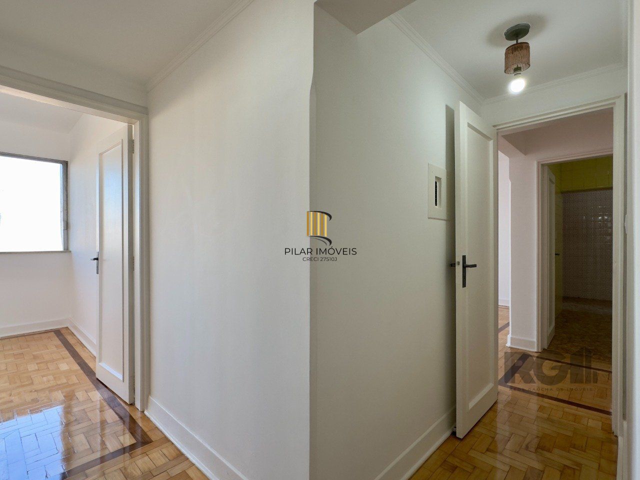 SUPER APARTAMENTO REFORMADO DE 3 DORMITÓRIOS EM ÓTIMA LOCALIZAÇÃO NA DUQUE