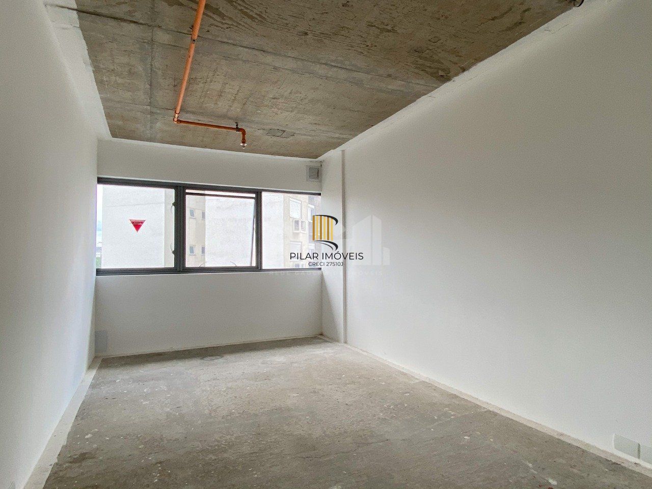 Sala comercial nova, em andar alto na Assis Brasil - Pilar Imóveis