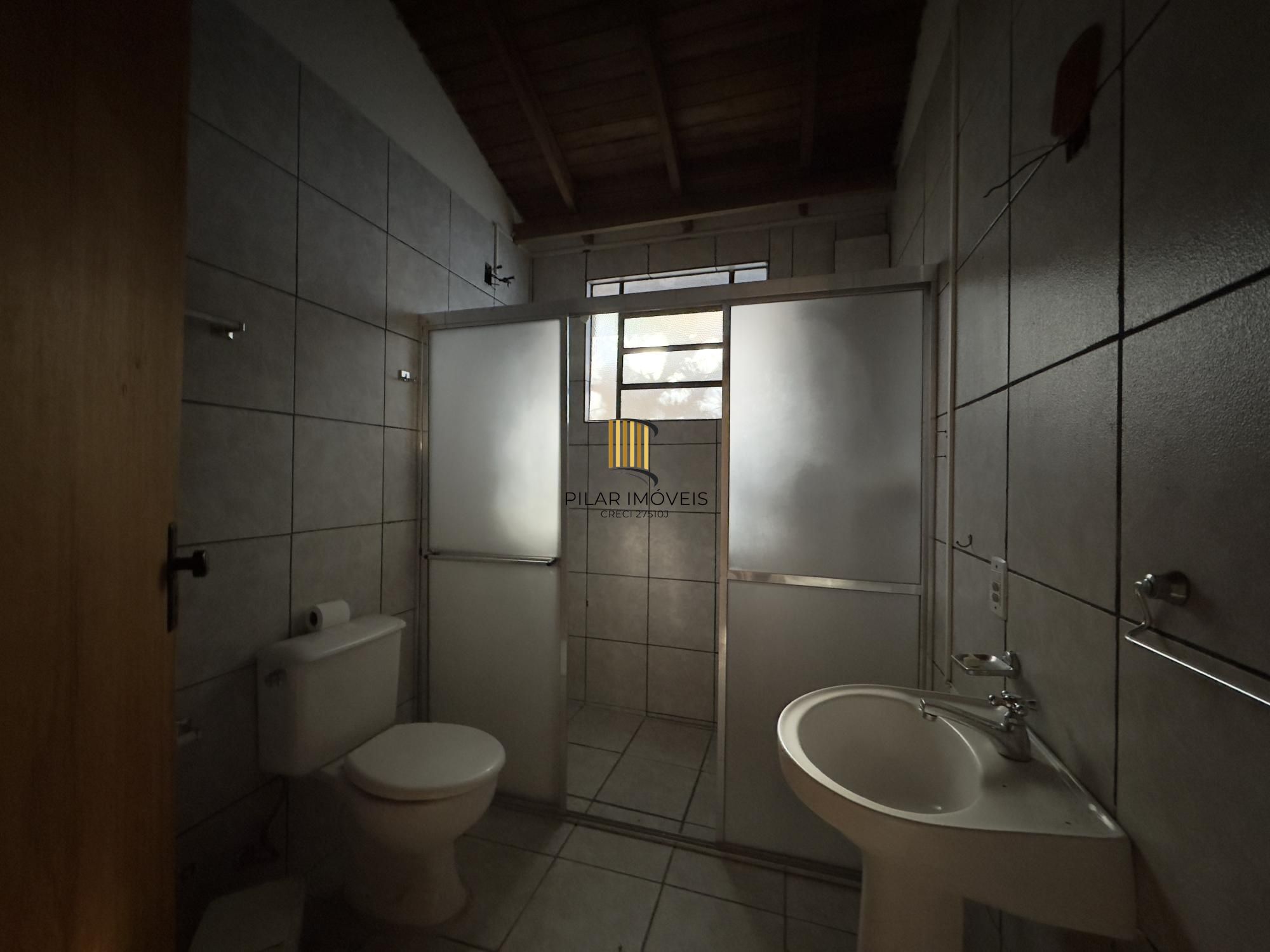 Casa 2 dormitórios no bairro Camaquã