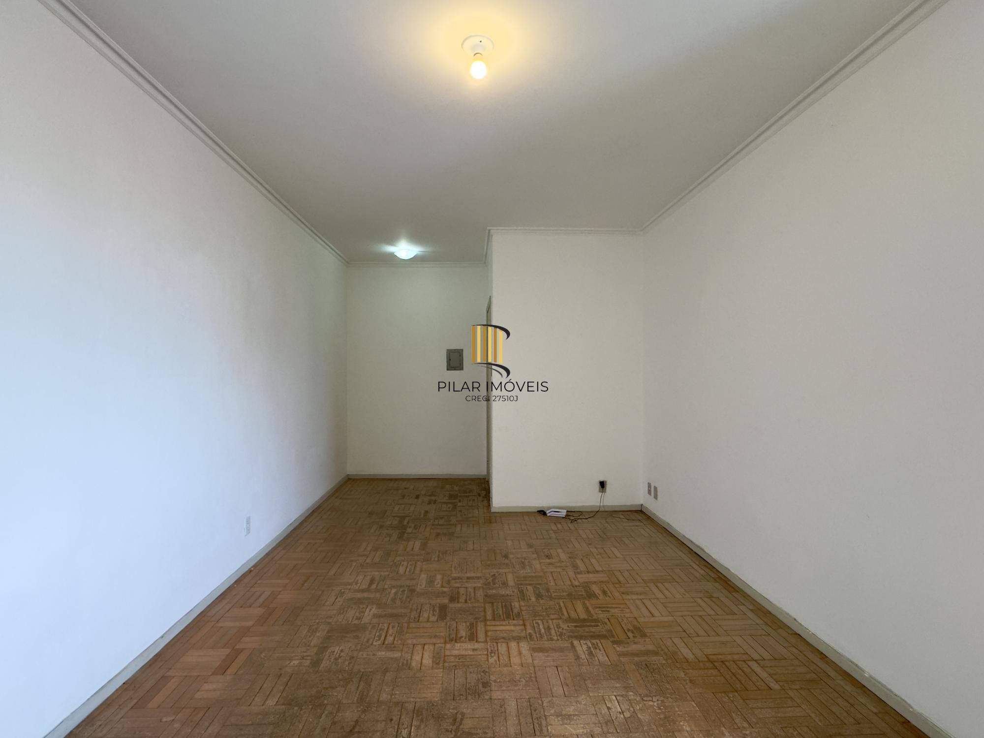 Apartamento 1 dormitório em andar alto, no coração do Centro Histórico