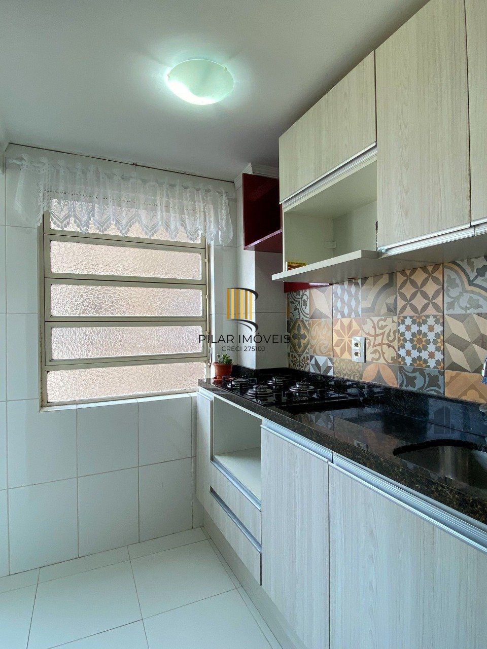 APARTAMENTO SEMIMOBILIADO COM PORTARIA NO CENTRO HISTÓRICO