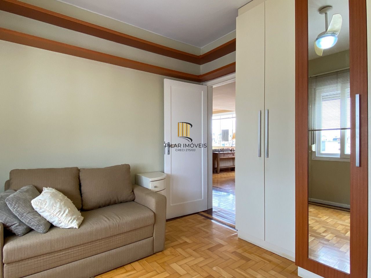 Apartamento 2 dormitórios, com linda vista, em frente ao Hospital de Clínicas