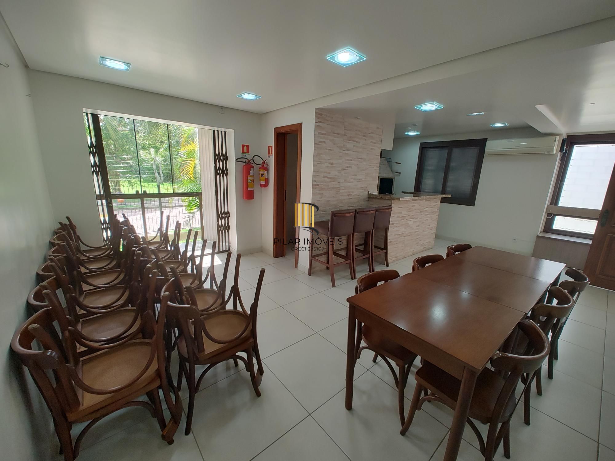 Apartamento 2 dormitórios com sacada próximo à PUCRS