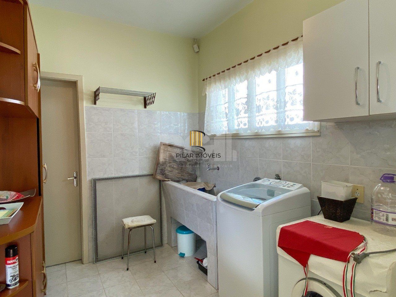 Casa com 4 dormitórios, no bairro Nossa Senhora das Graças em Canoas/RS