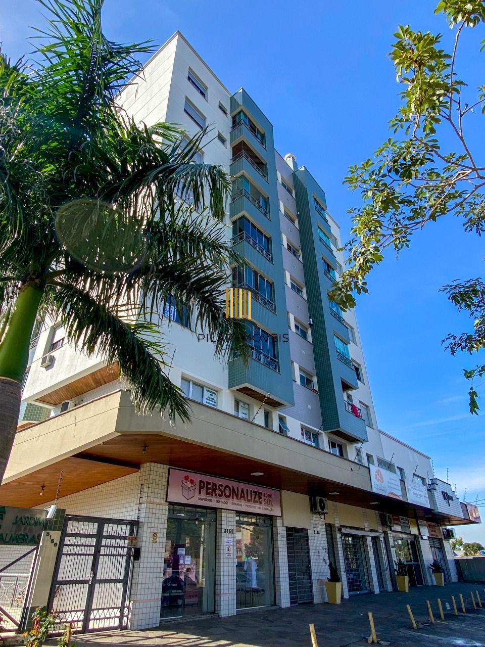 Apartamento 2 dormitórios, com vaga de garagem na Avenida Cavalhada