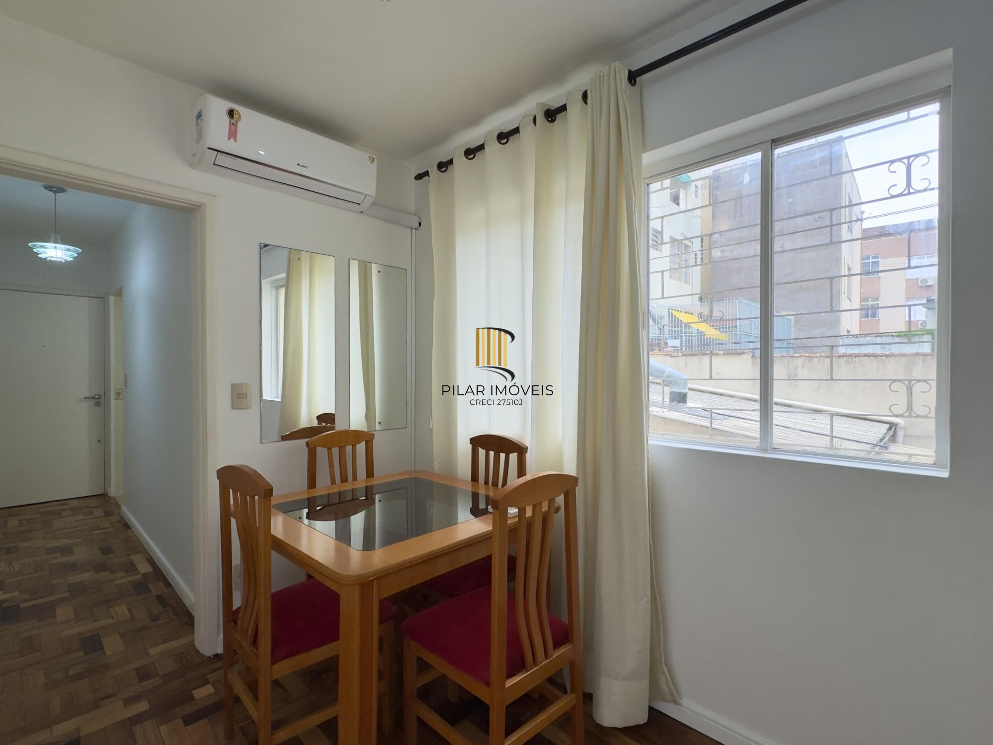 Apartamento de 3 dormitórios, super amplo e bem iluminado no Centro Histórico