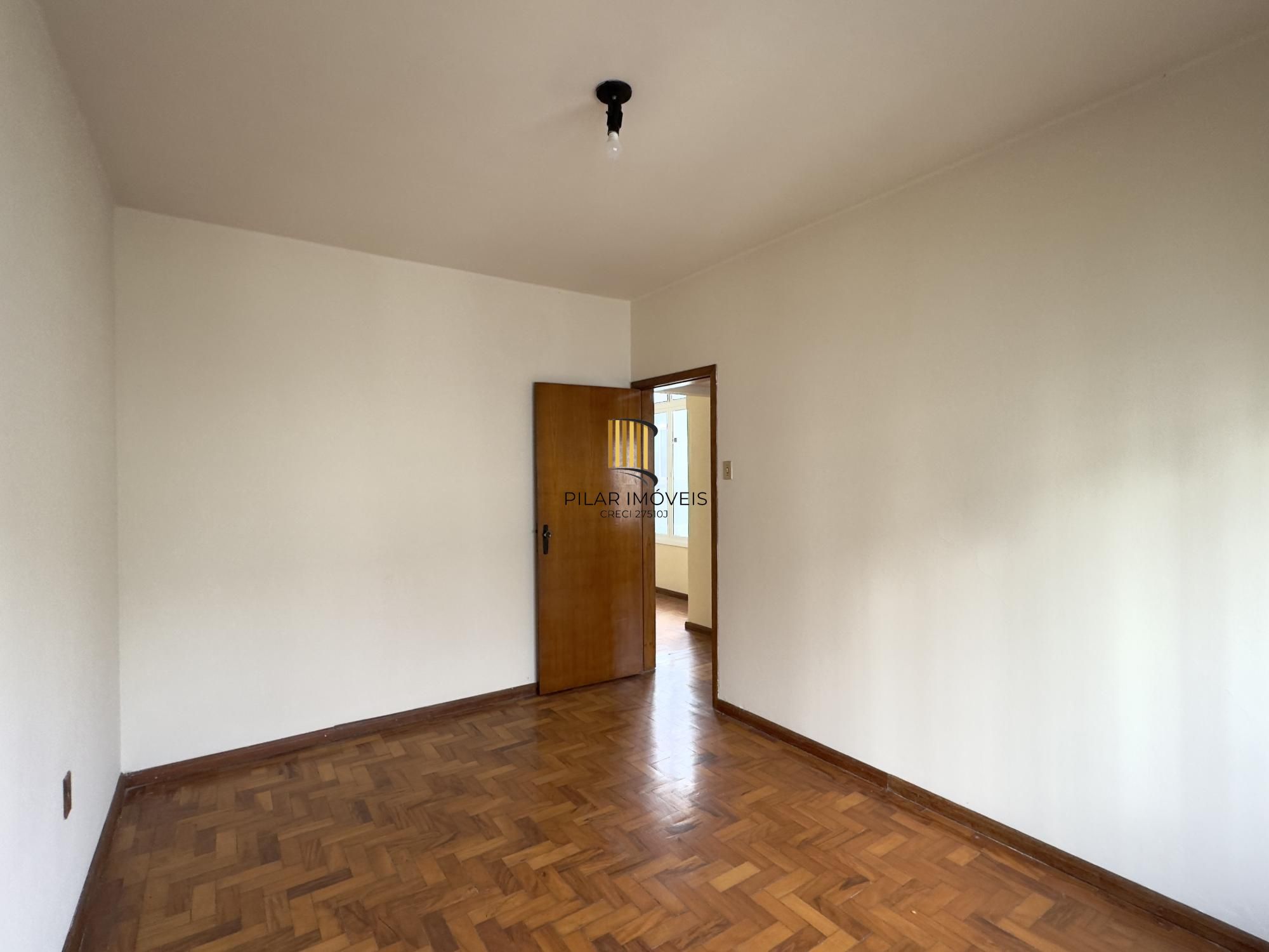 APARTAMENTO 2 DORMITÓRIOS COM PEÇAS AMPLAS NO BAIRRO PRAIA DE BELAS