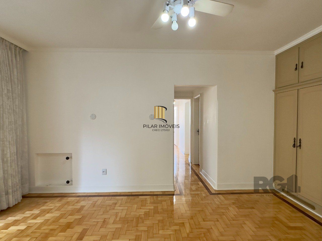 SUPER APARTAMENTO REFORMADO DE 3 DORMITÓRIOS EM ÓTIMA LOCALIZAÇÃO NA DUQUE