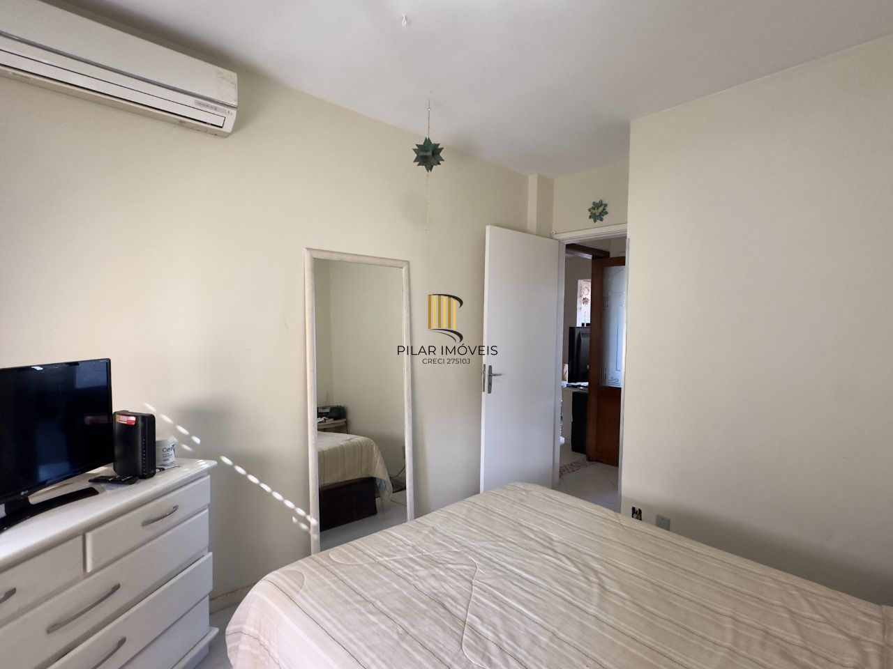 APARTAMENTO 2 DORMITÓRIOS COM LAVABO E VISTA DEFINIDA NO CENTRO HISTÓRICO
