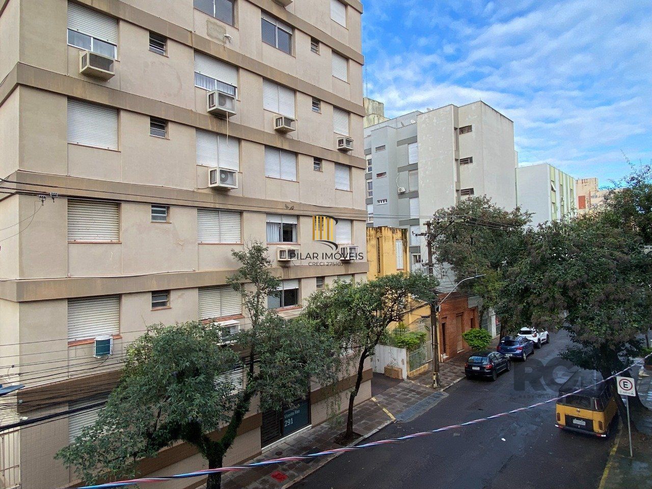 APARTAMENTO MOBILIADO DE 2 DORMITÓRIOS - CENTRO HISTÓRICO
