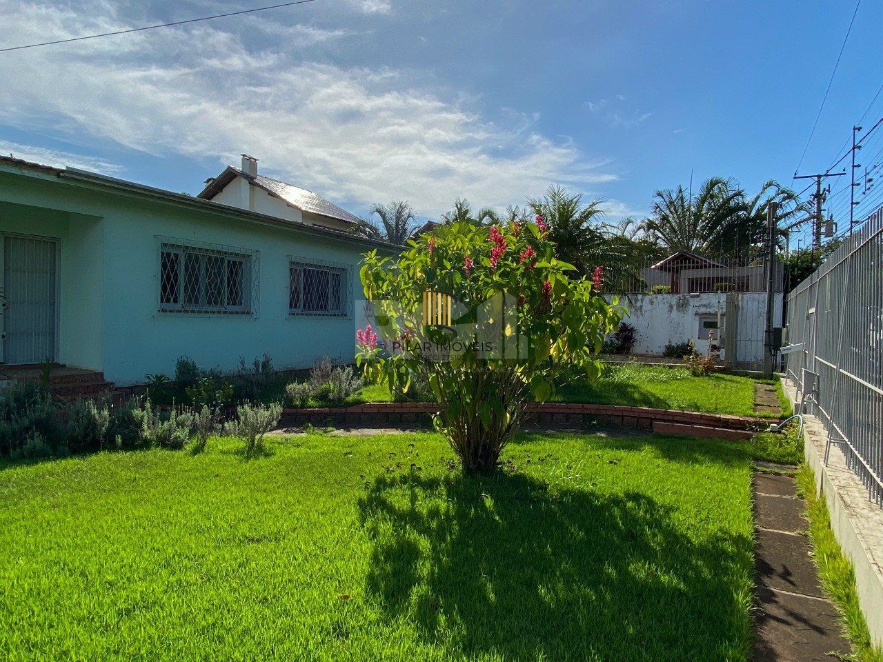Casa com 4 dormitórios, no bairro Nossa Senhora das Graças em Canoas/RS