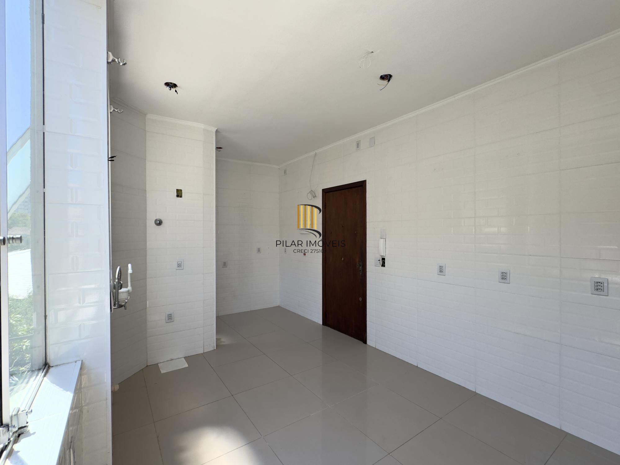 Apartamento 3 dormitórios, totalmente reformado, no coração do bairro Santana