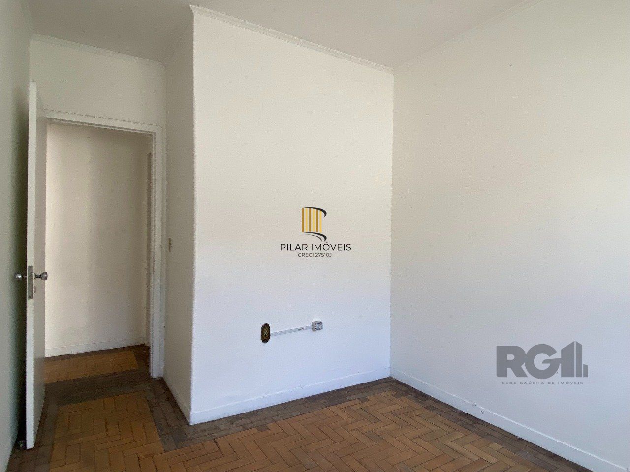 CASA COM 5 DORMITÓRIOS, ESPAÇO PARA FESTAS E PEÇAS AMPLAS PRÓXIMO AO IGUATEMI