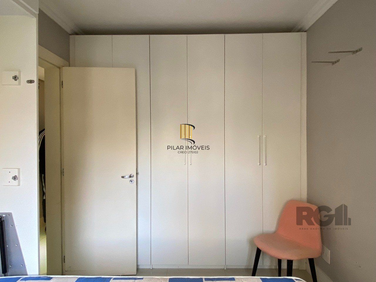 APARTAMENTO MOBILIADO DE 2 DORMITÓRIOS - CENTRO HISTÓRICO