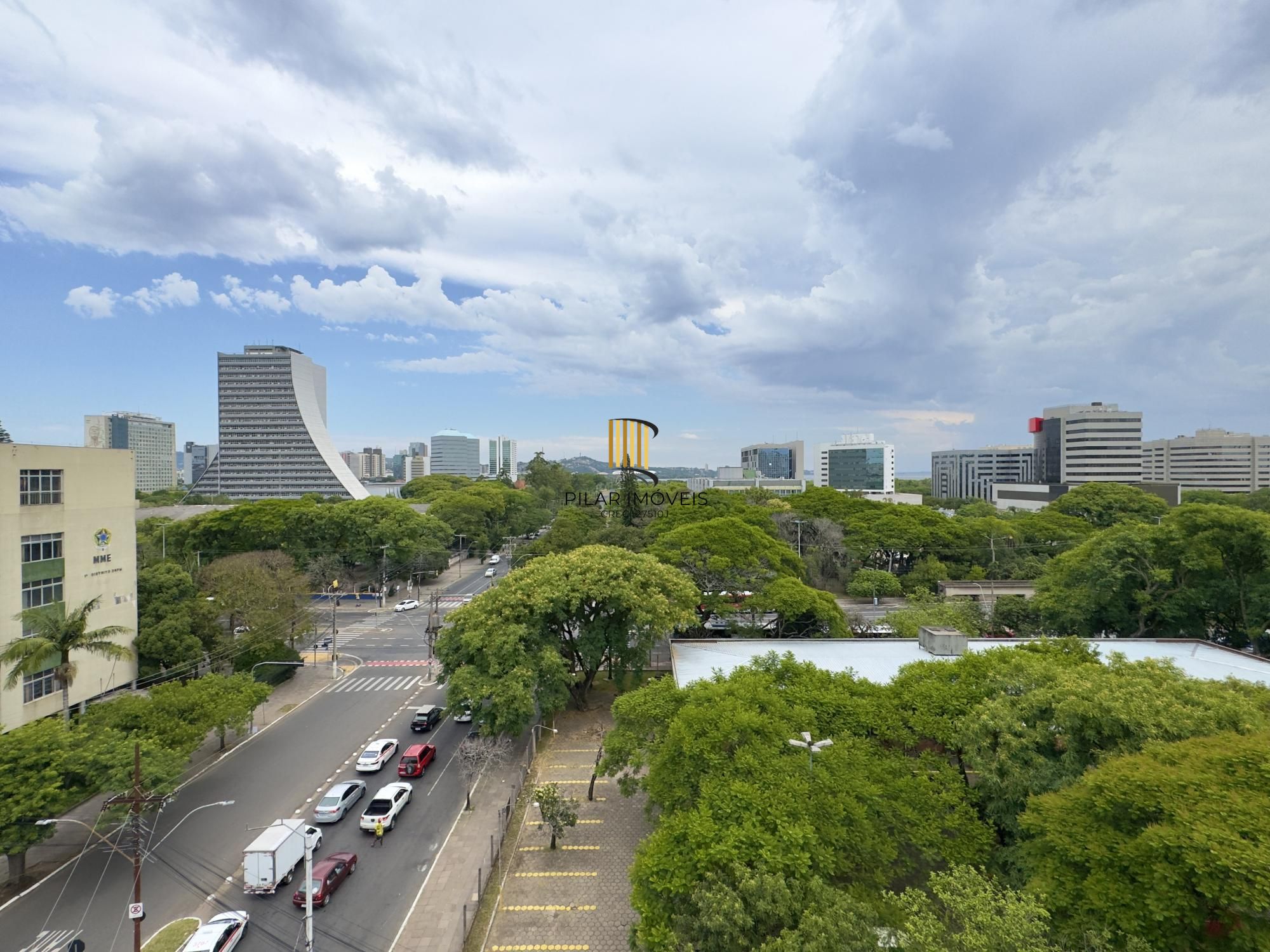 Apartamento reformado com vista definida, ótima localização no Centro Histórico