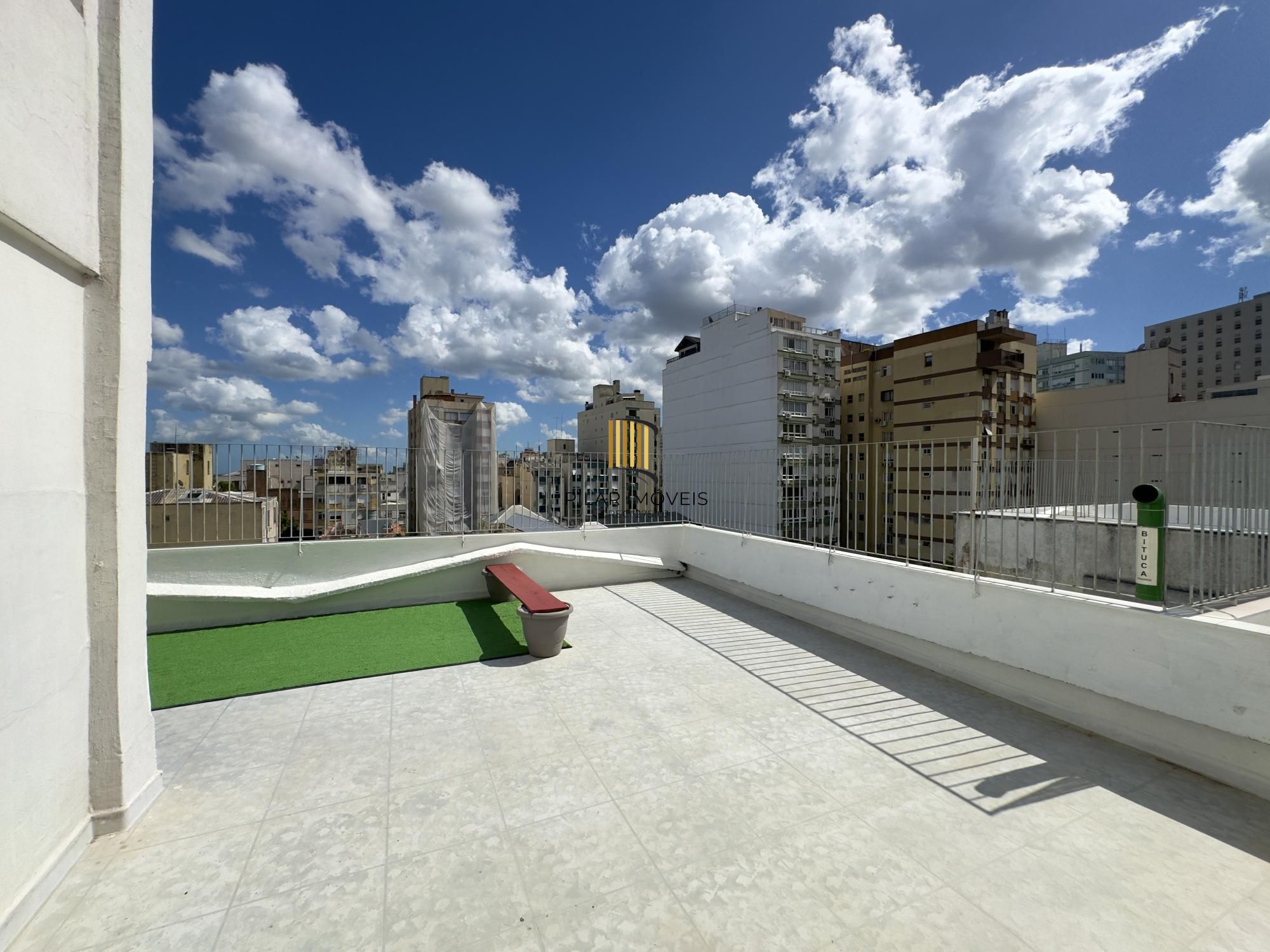 Apartamento de 1 dormitório, em andar alto, vista definida no Centro Histórico