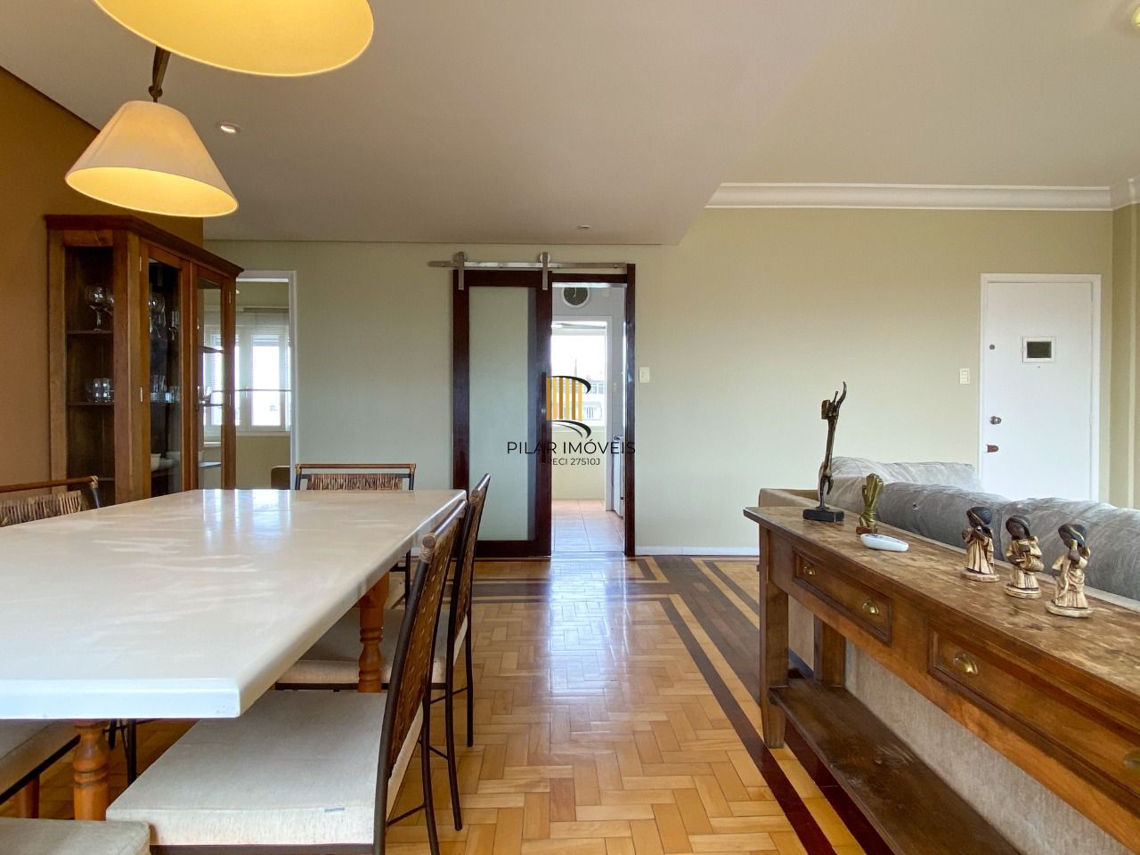 Apartamento 2 dormitórios, com linda vista, em frente ao Hospital de Clínicas