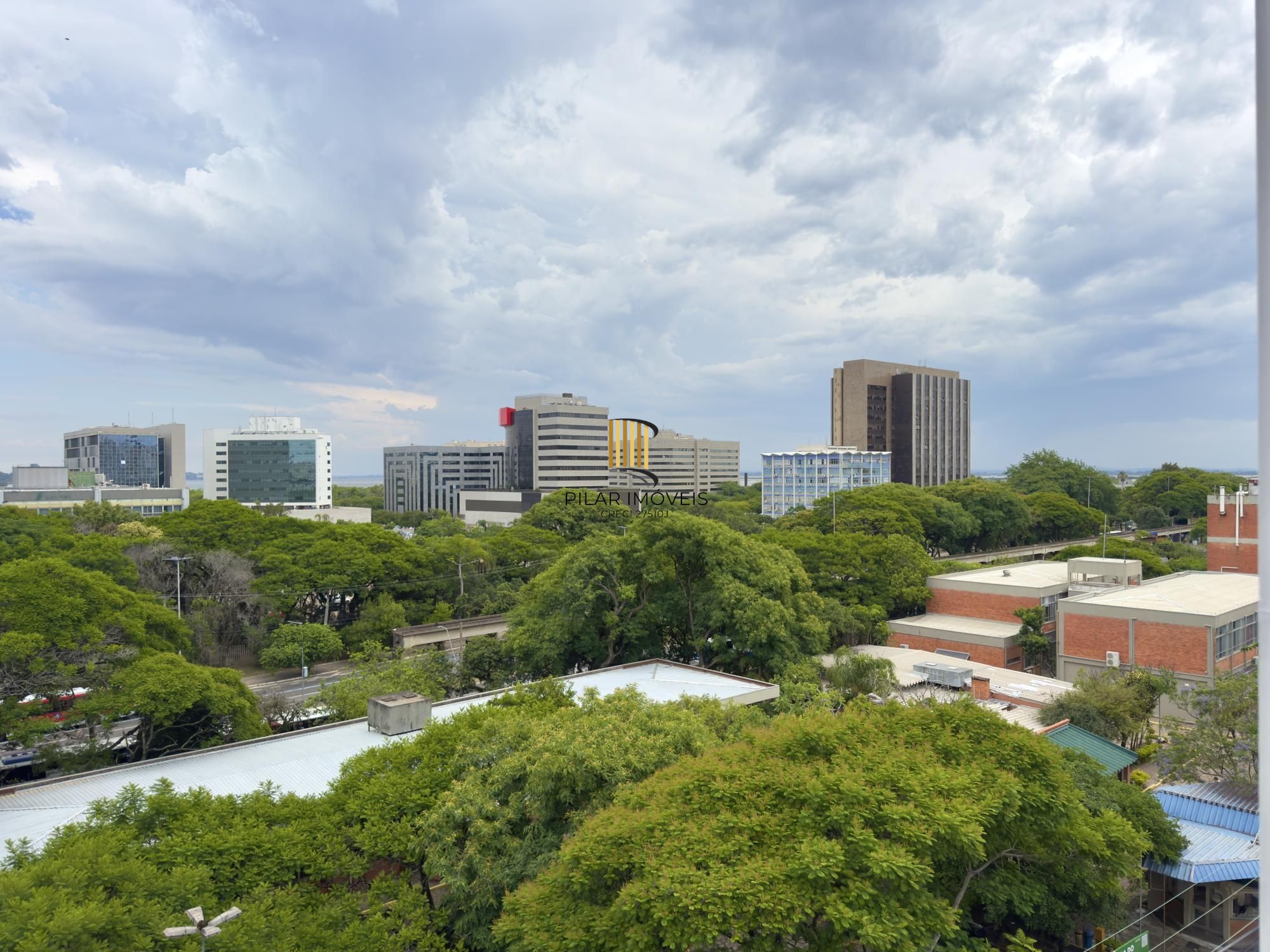 Apartamento reformado com vista definida, ótima localização no Centro Histórico