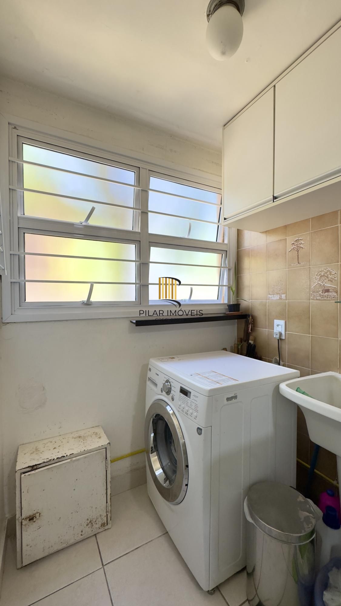 Apartamento 2 dormitórios com sacada e vaga de garagem próximo à PUCRS