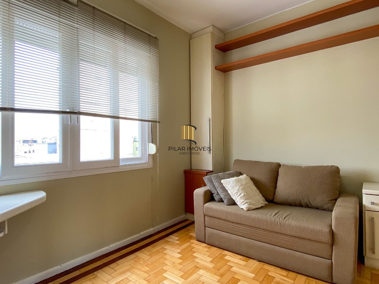 Apartamento 2 dormitórios, com linda vista, em frente ao Hospital de Clínicas