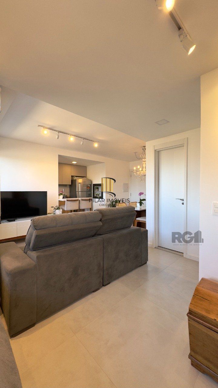 APARTAMENTO MOBILIADO 2 DORMITÓRIOS TRANSFORMADO EM 1 DORMITÓRIO, JUNTO AO MENINO DEUS