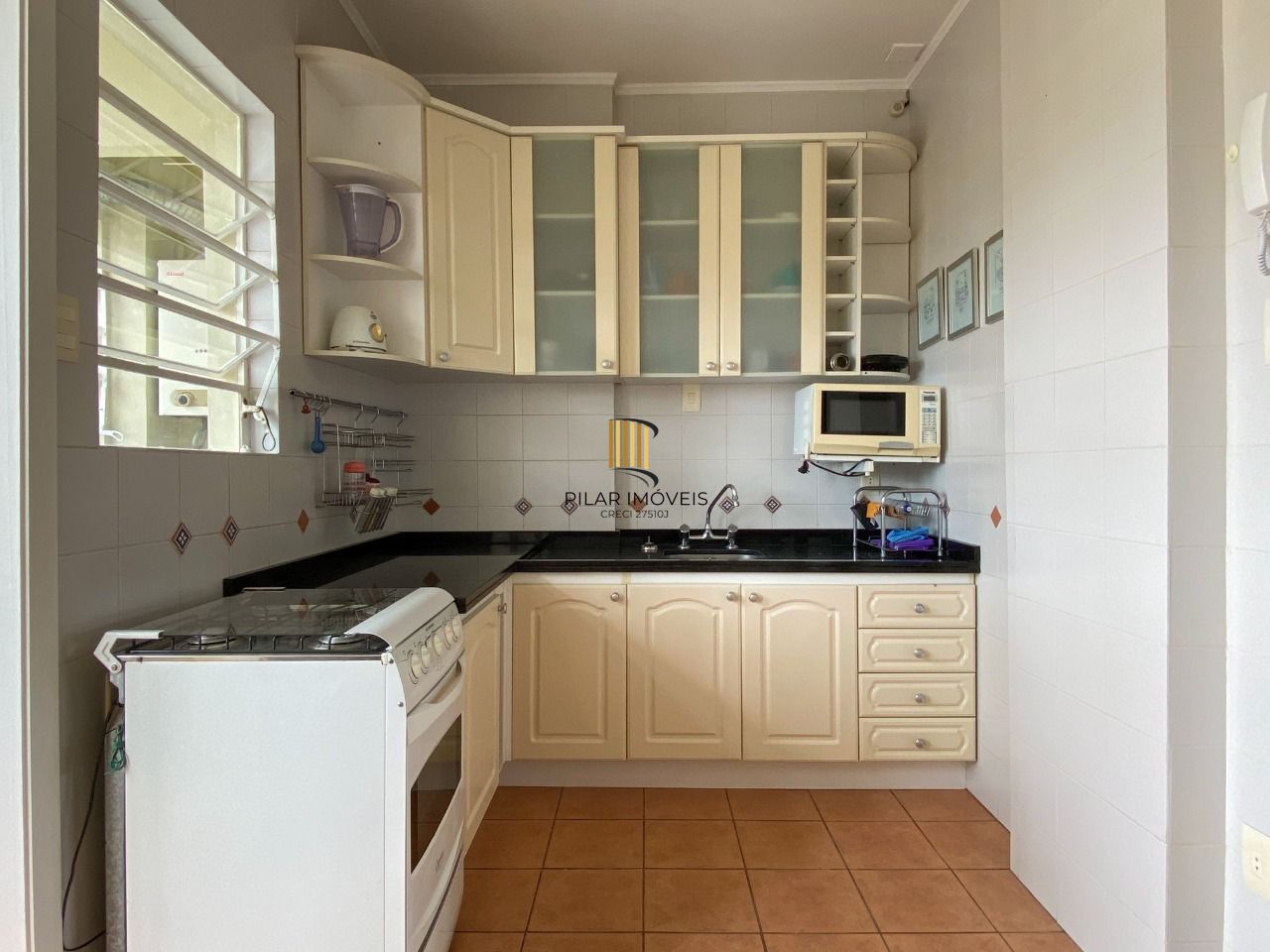 Apartamento 2 dormitórios, com linda vista, em frente ao Hospital de Clínicas