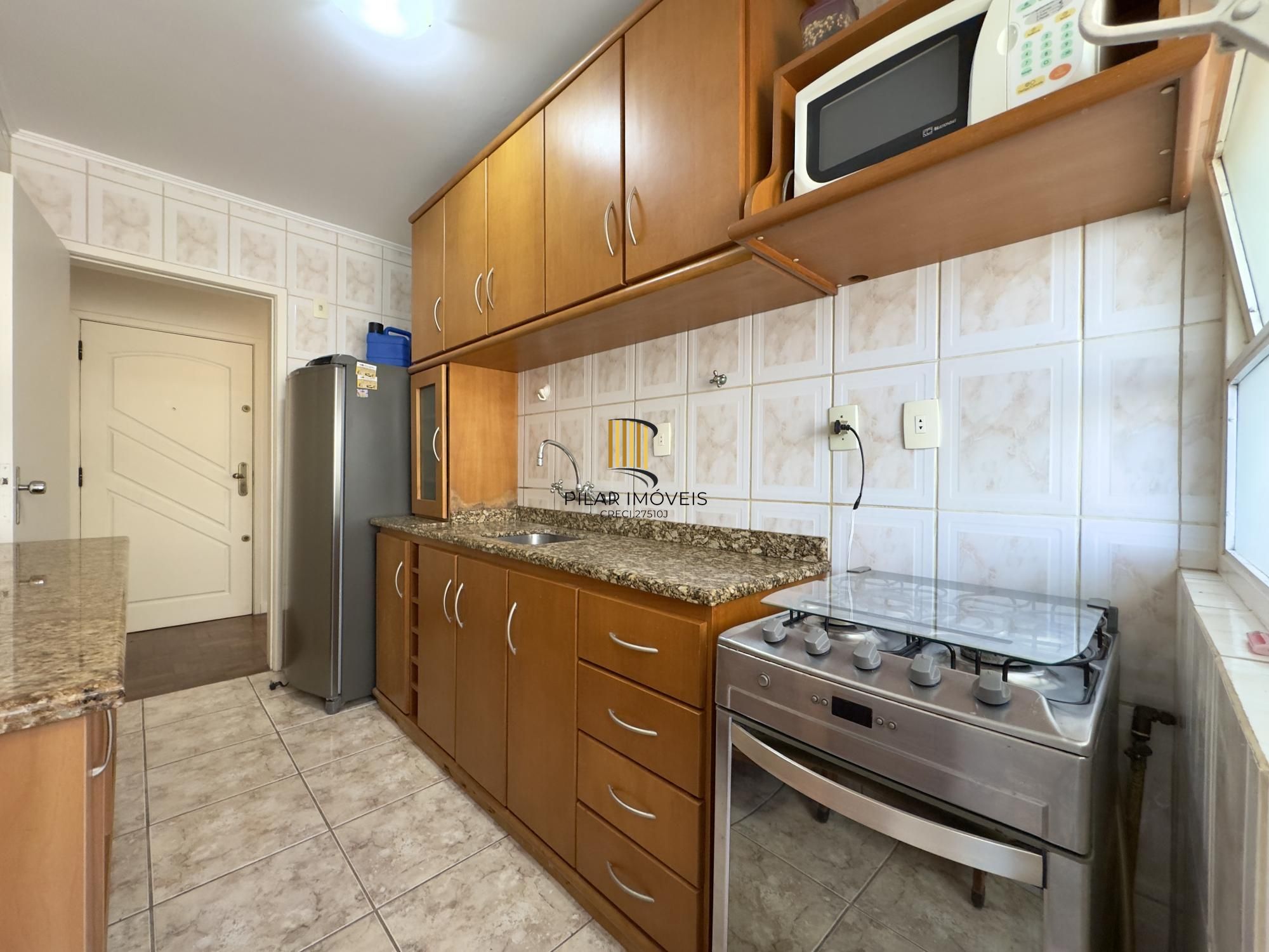 Apartamento 1 dormitório, super amplo, com vaga de garagem no Centro Histórico