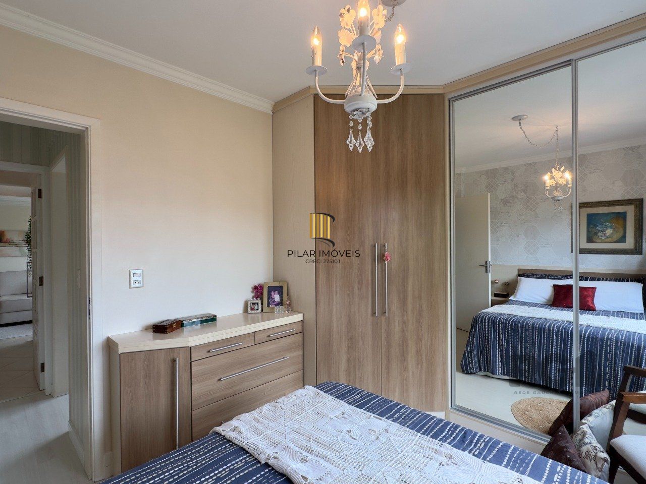 APARTAMENTO 2 DORMITÓRIOS, DE FRENTE, COM VAGA DE GARAGEM NO JARDIM BOTÂNICO