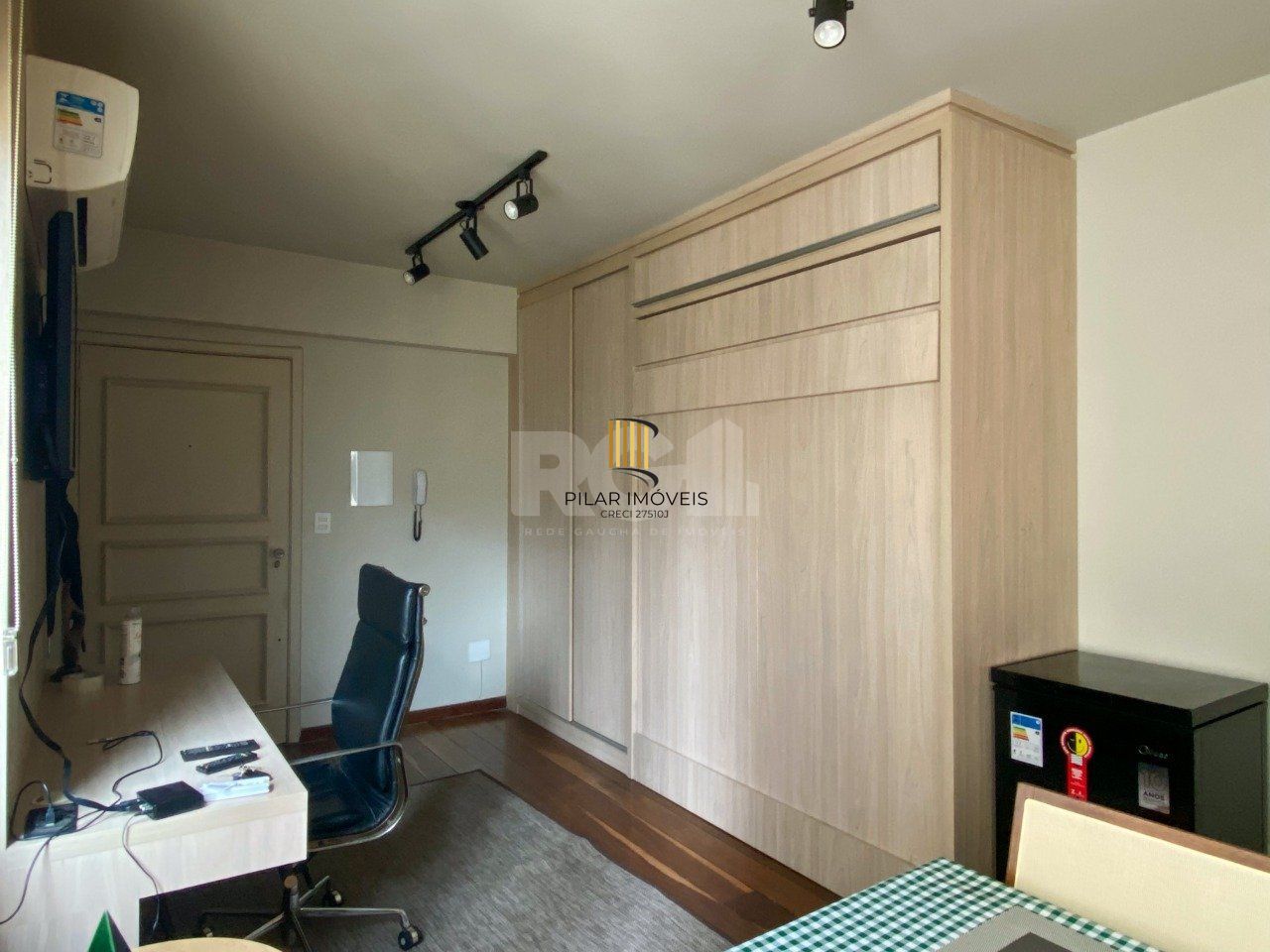 Apartamento mobiliado, localizado no Centro Histórico, próximo ao Cais Embarcadero