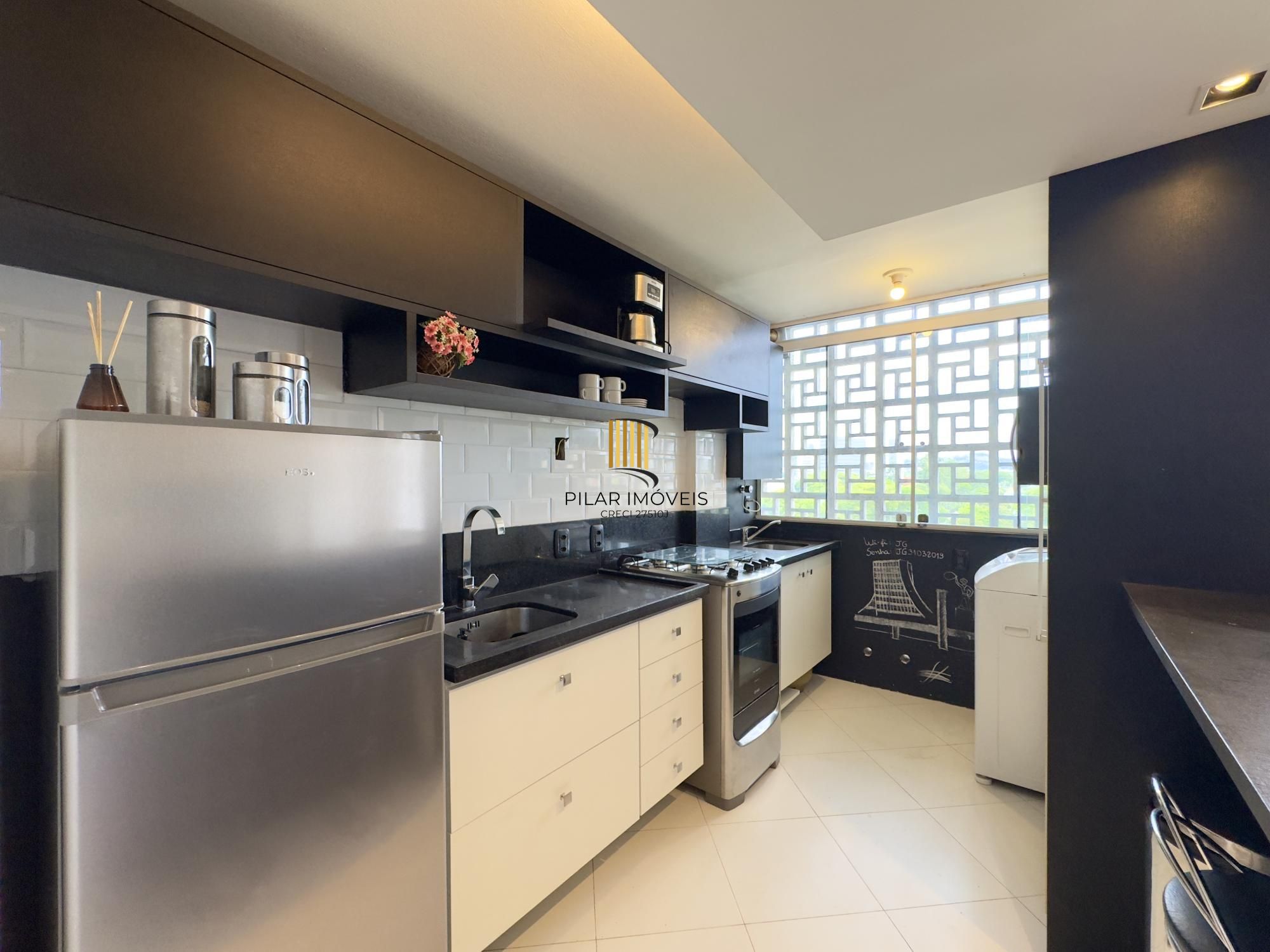 Apartamento reformado com vista definida, ótima localização no Centro Histórico