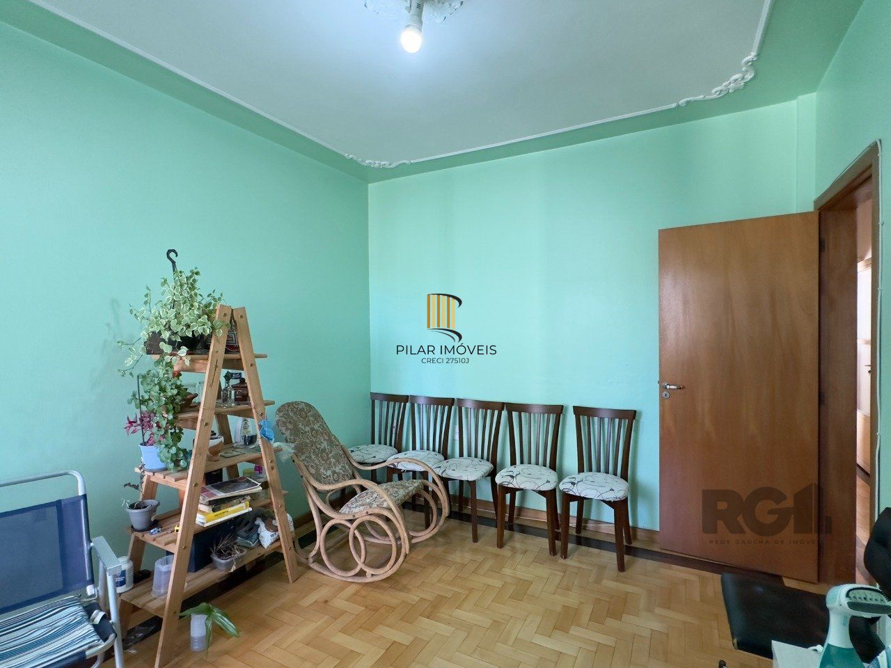 APARTAMENTO 3 DORMITÓRIOS, DE FRENTE E REFORMADO, NO CENTRO HISTÓRICO