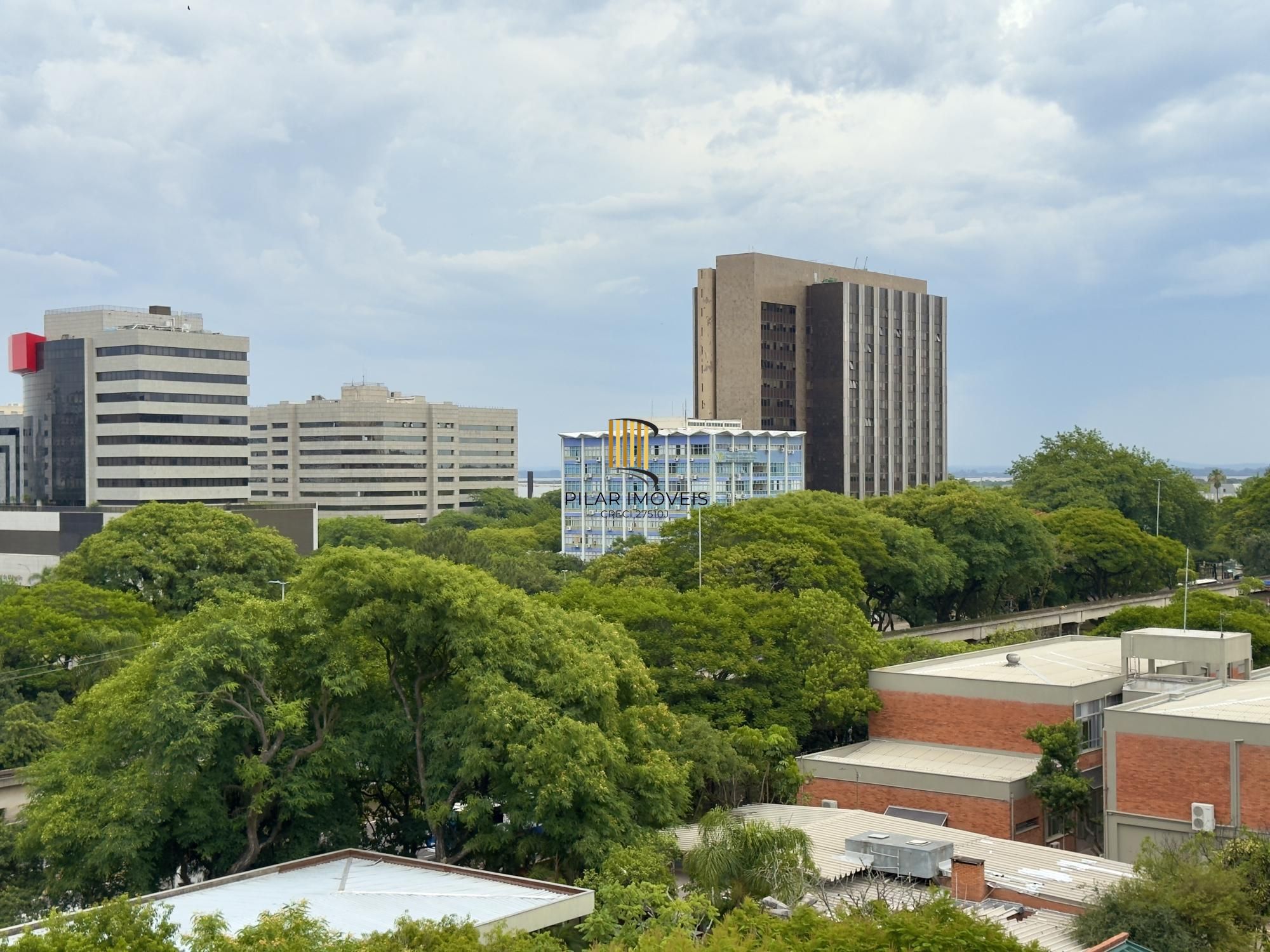 Apartamento reformado com vista definida, ótima localização no Centro Histórico