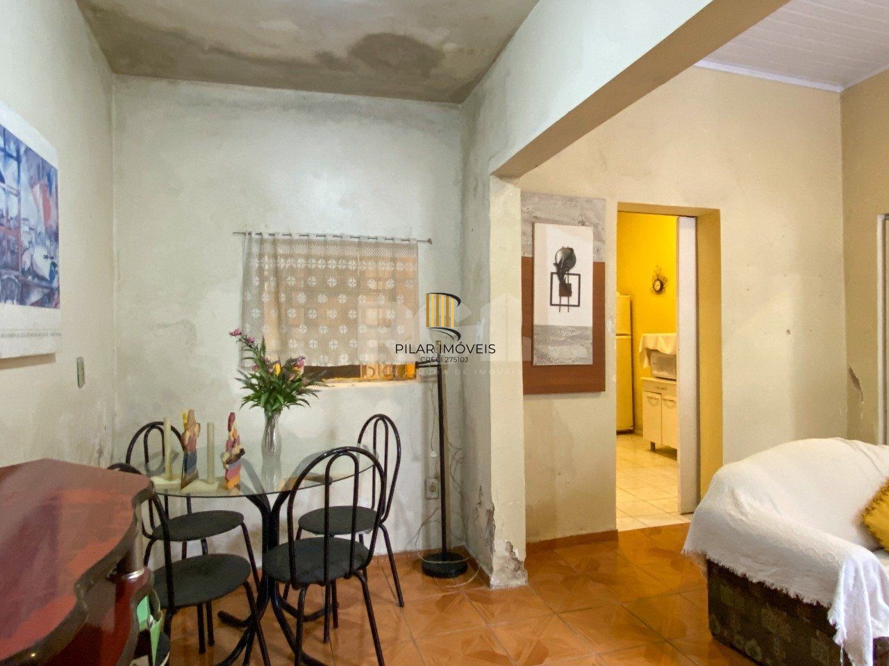 Casa de esquina com 64m², próximo ao Cais Embarcadero