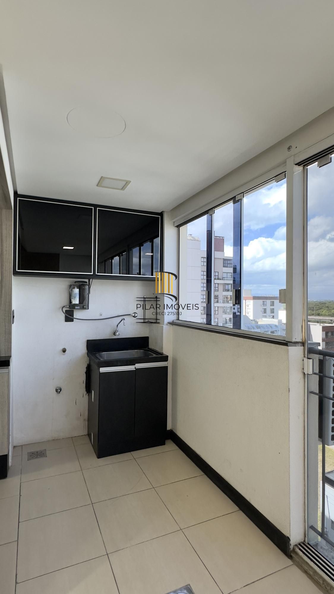 APARTAMENTO DE 2 DORMITÓRIOS, SENDO 1 SUÍTE E 2 VAGAS DE GARAGEM