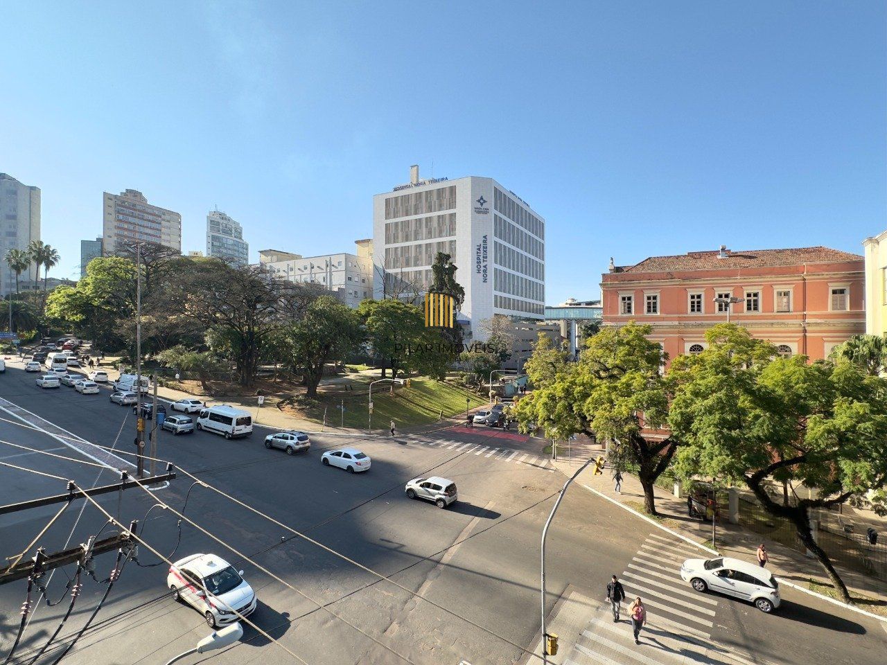 APARTAMENTO 3 DORMITÓRIOS DE 99M², COM SACADA, EM FRENTE À SANTA CASA NO CENTRO HISTÓRICO