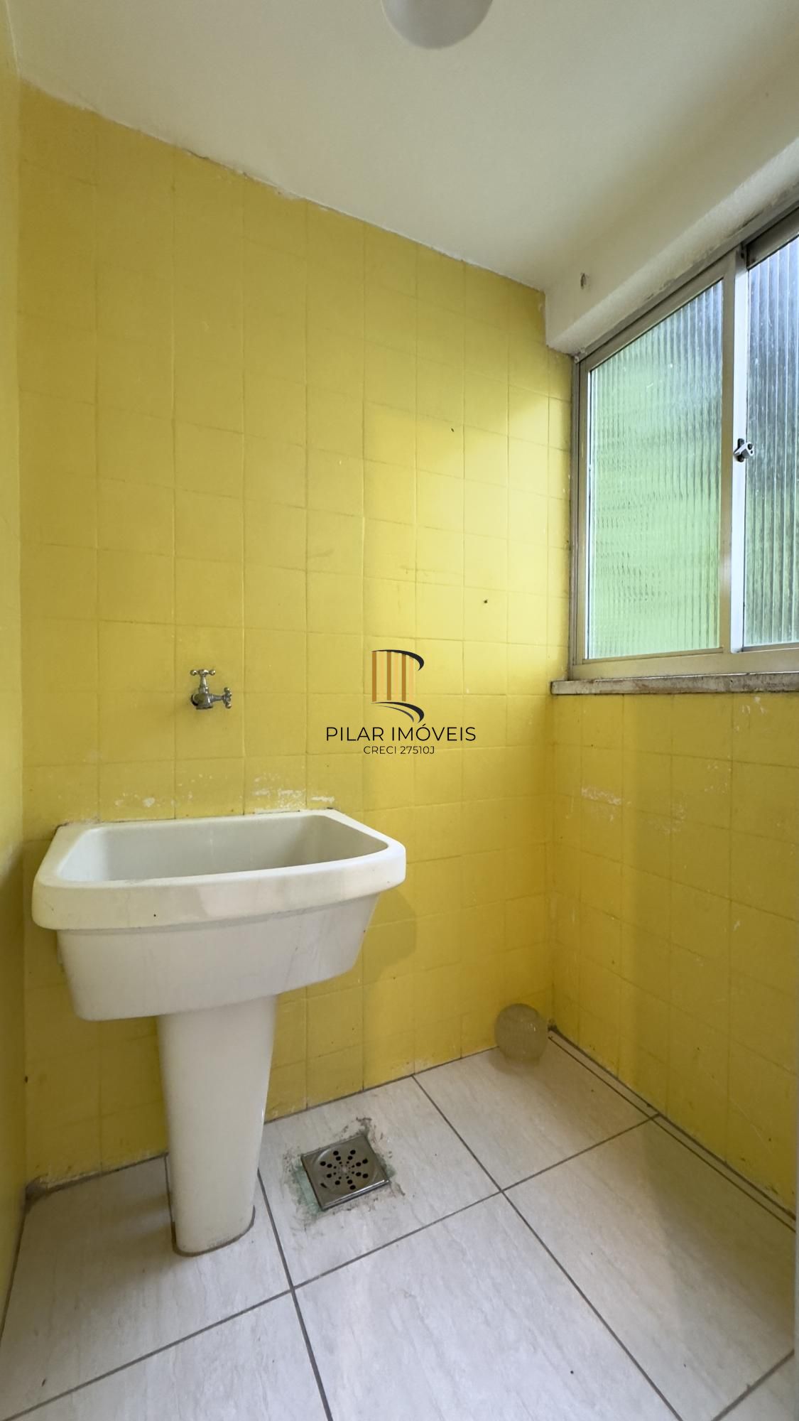 STUDIO DE 30 M² NO MIOLO DA CIDADE BAIXA