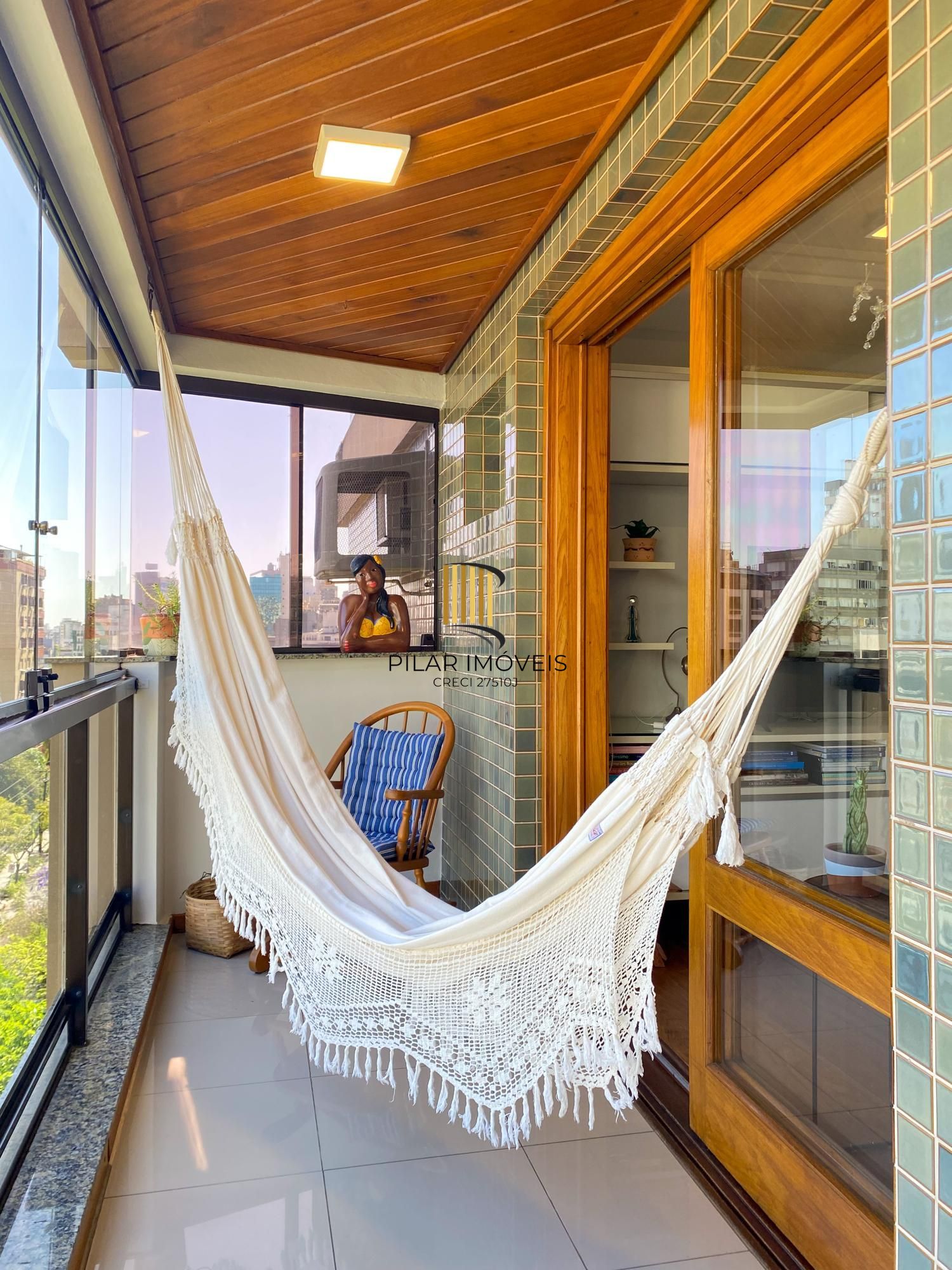Apartamento 3 dormitório, 2 vagas e depósito a poucos metros do Parcão