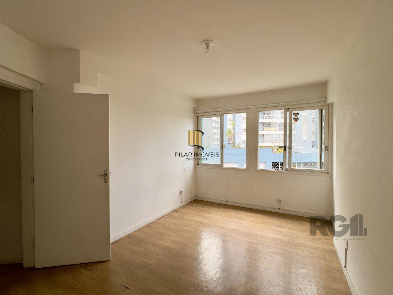 APARTAMENTO 1 DORMITÓRIO DE FRENTE NO CENTRO HISTÓRICO