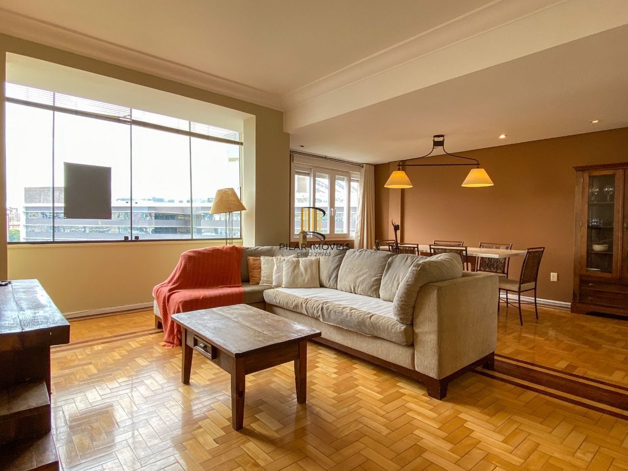 Apartamento 2 dormitórios, com linda vista, em frente ao Hospital de Clínicas - Pilar Imóveis