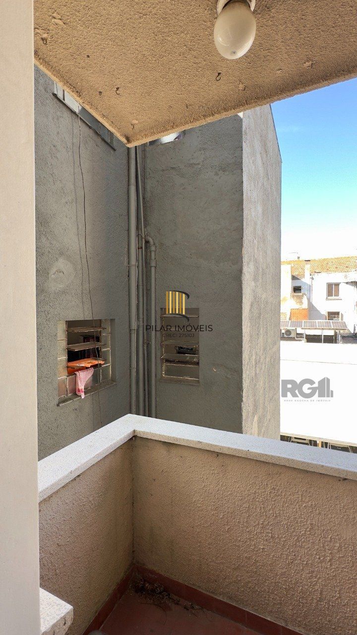 APARTAMENTO JK COM ÓTIMO ESPAÇO E BEM ILUMINADO PRÓXIMO AO GUAÍBA