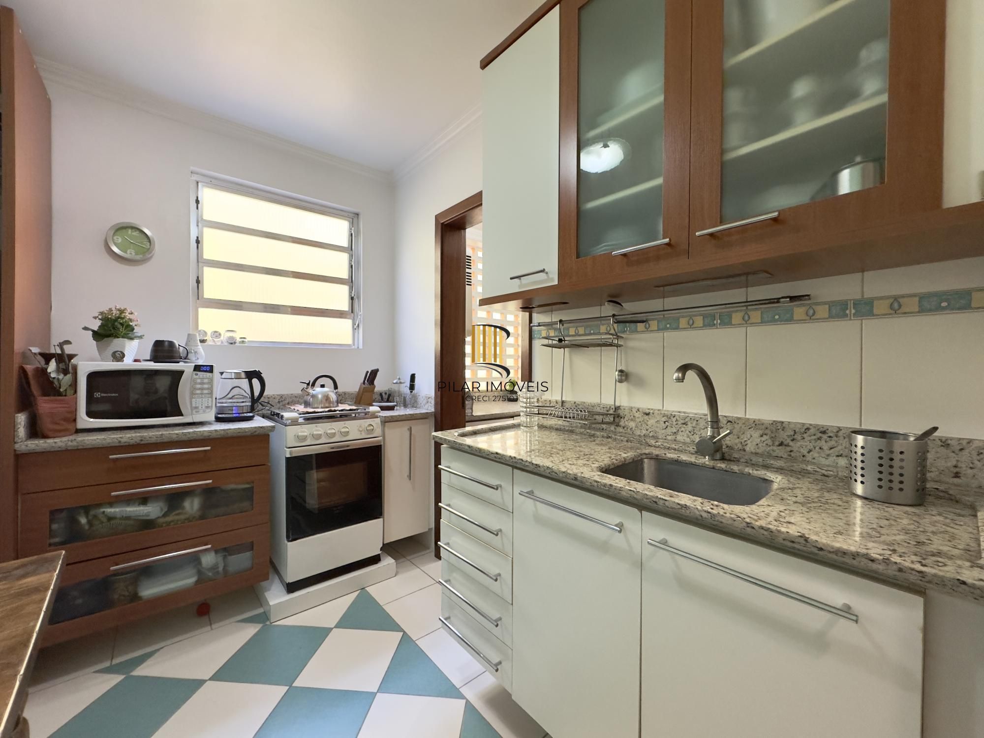 APARTAMENTO 2 DORMITÓRIOS SUPER CHARMOSO NO BAIRRO CENTRO HISTÓRICO