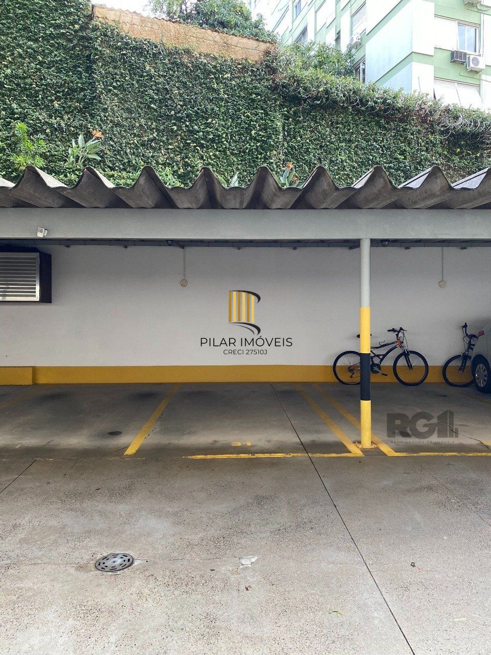 APARTAMENTO MOBILIADO DE 2 DORMITÓRIOS - CENTRO HISTÓRICO