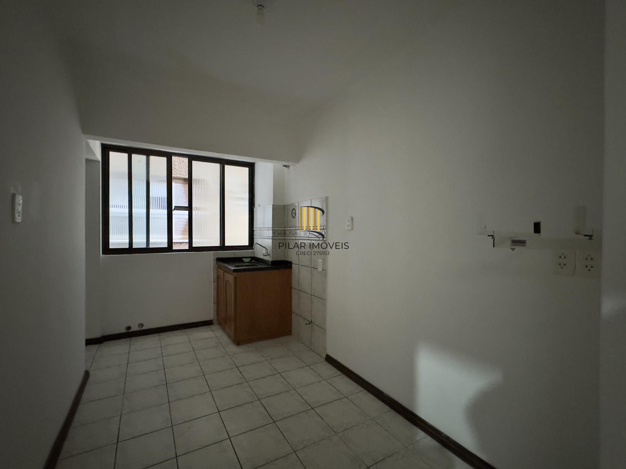 APARTAMENTO 2 DORMITÓRIOS TOTALMENTE REFORMADO NO CENTRO HISTÓRICO