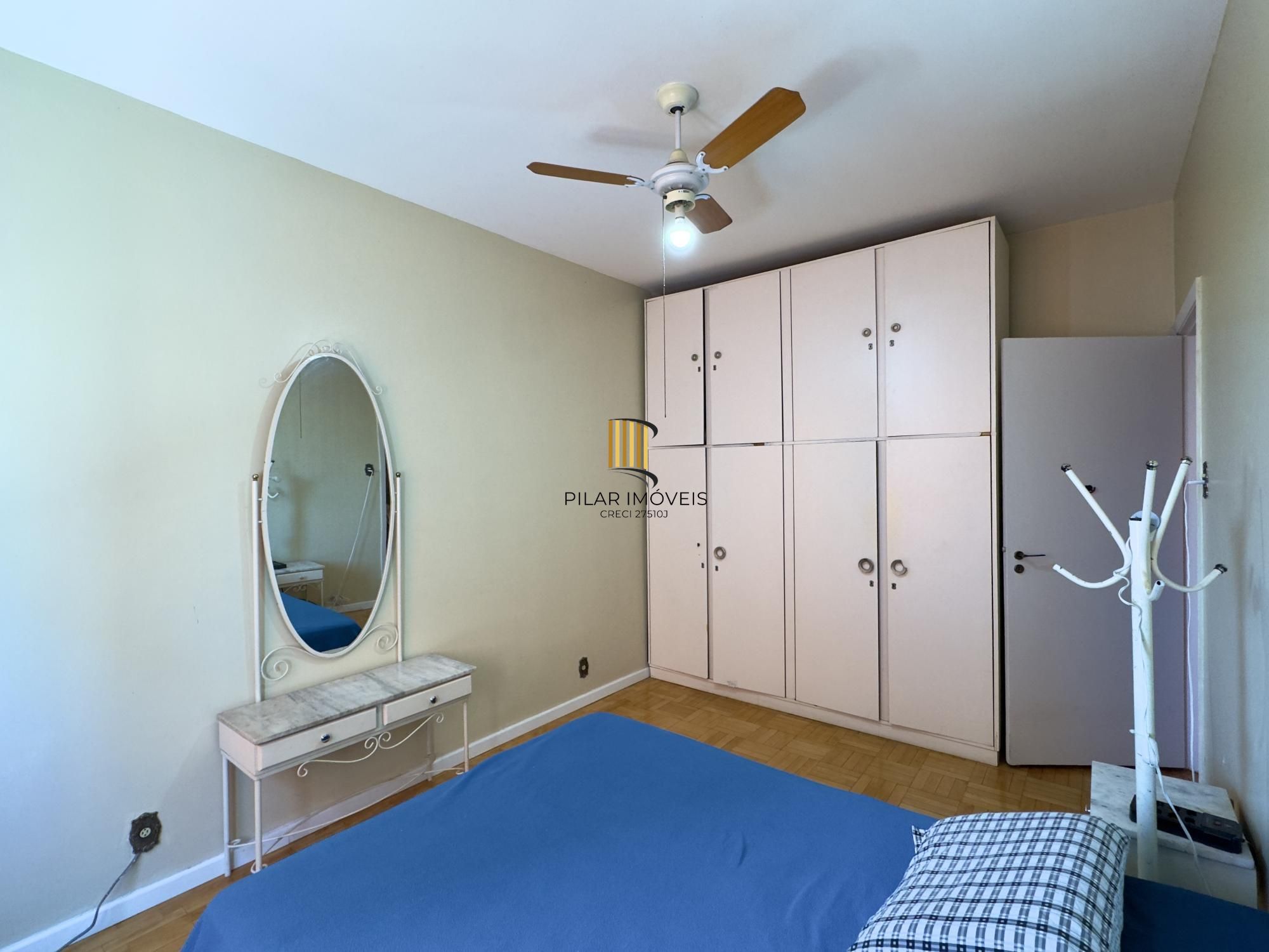 Apartamento 1 dormitório amplo, em andar alto com vista, no Centro Histórico