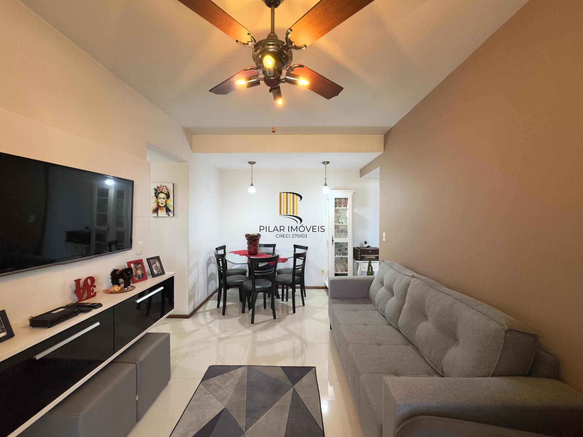 Apartamento 2 dormitórios, com lavabo e vaga de garagem na Cidade Baixa